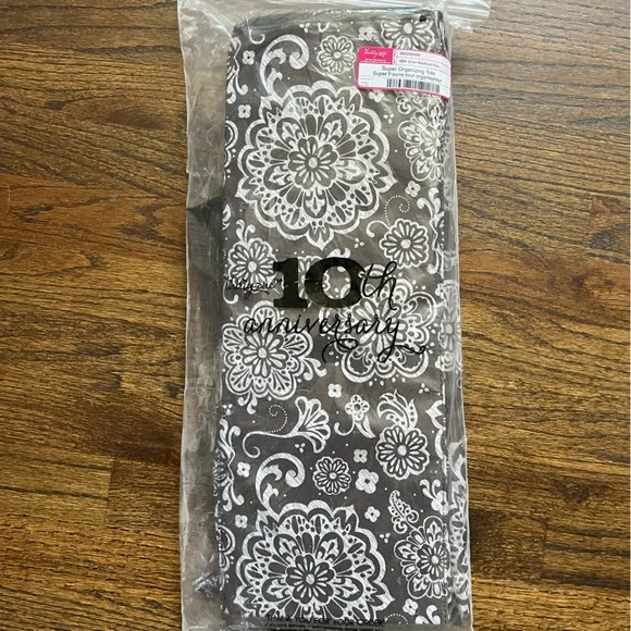 thirty-one New in Bag Super Organizing Tote in Brown Floral Woodblock - Picture 9 of 10